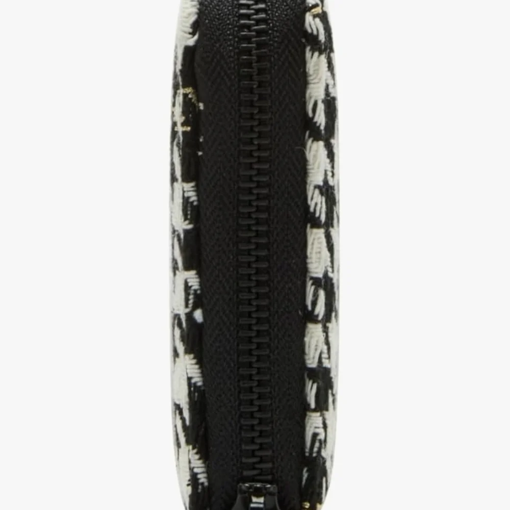 🖤▪️Betsey Johnson ▪️Zip Around Wristlet Plaid Black White Houndstooth Wallet